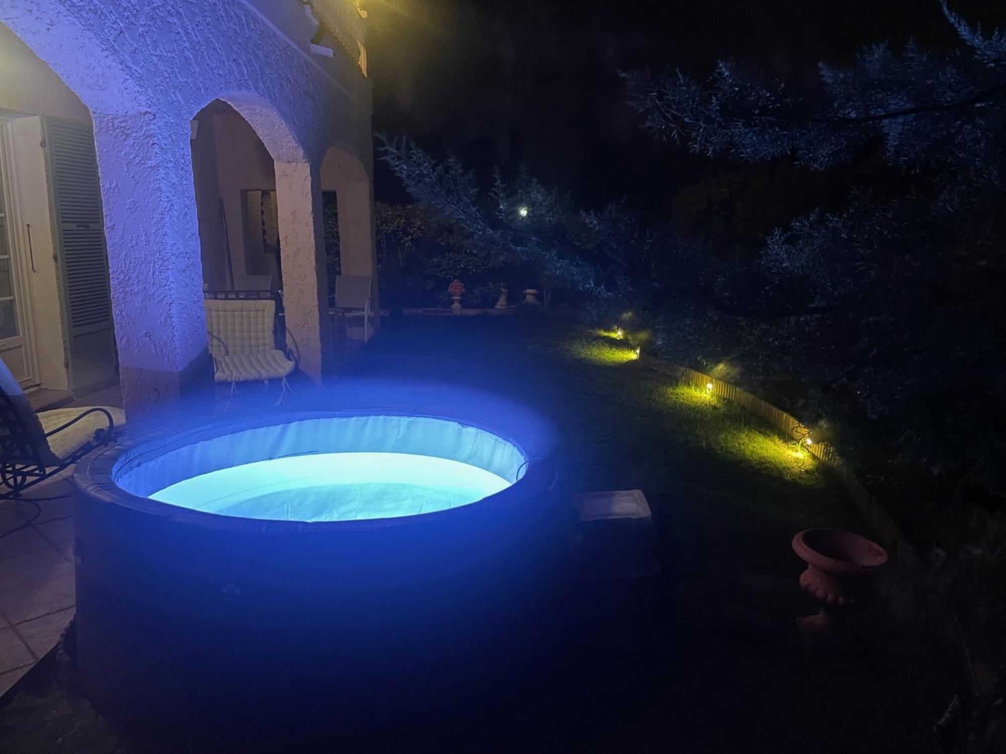 Domaine Des Tuilieres Avec Jacuzzi Vallauris Exterior foto